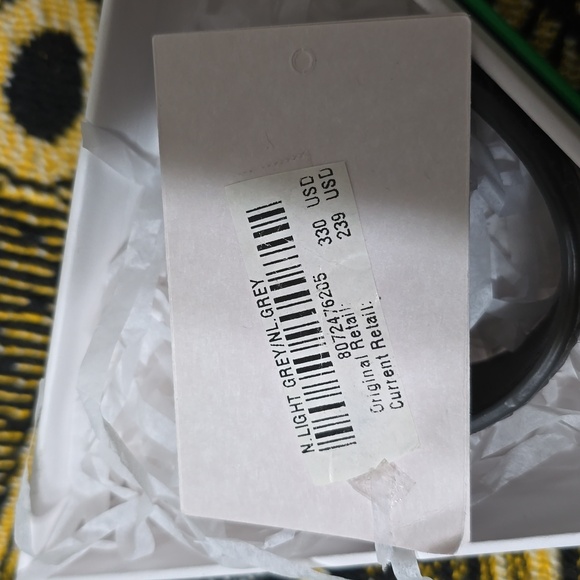 *NWT* BOTTEGA Veneta Cuff - Picture 3 of 3